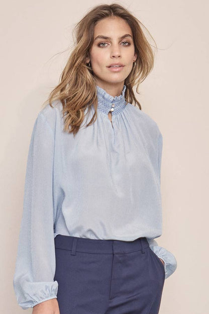 GALLIA SILK BLOUSE | Blå-stribet | Bluse fra Mos Mosh