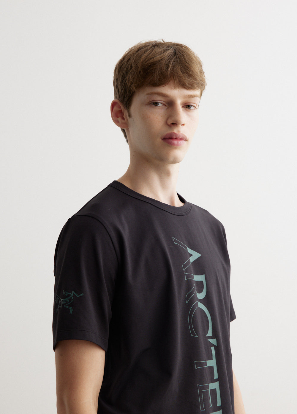 Captive Downword Short Sleeve T-Shirt